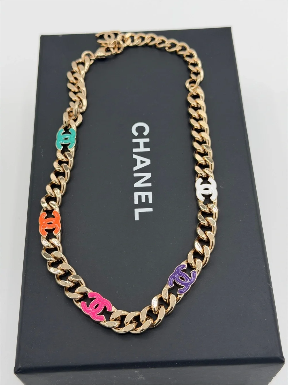 Chanel CC enamel Choker Necklace in box Authentic ❤️